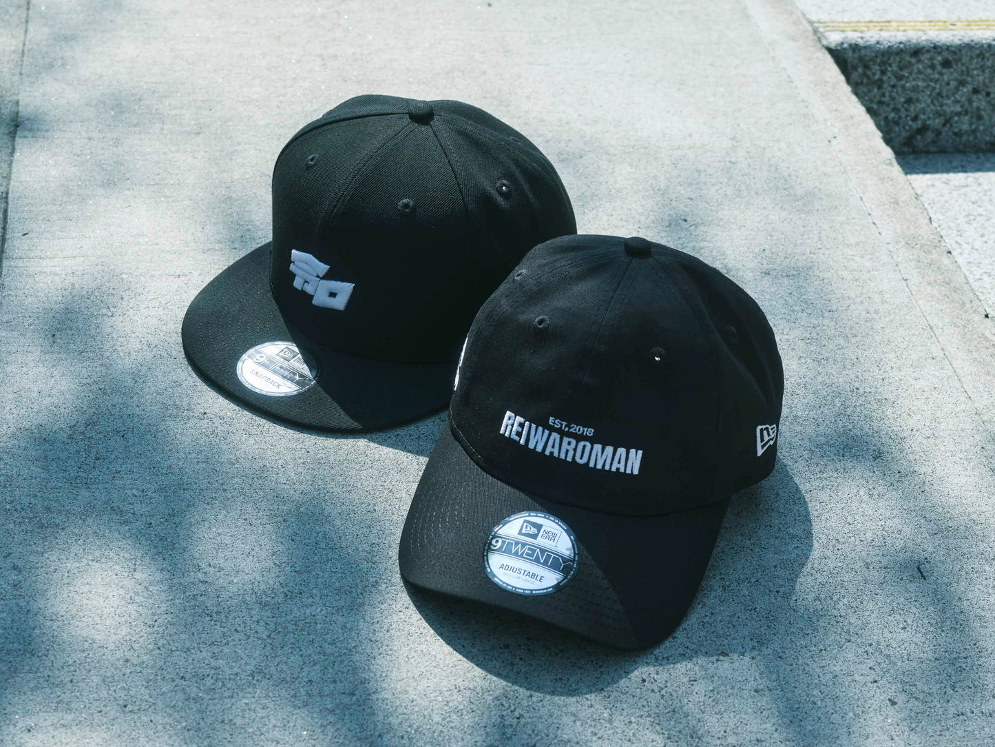 920CS R ROMAN LOGO BLK WHT