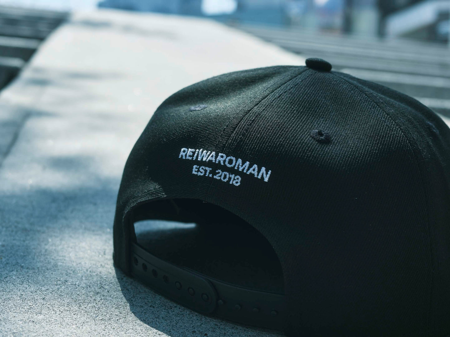950 R ROMAN KANJI LOGO BLK WHT