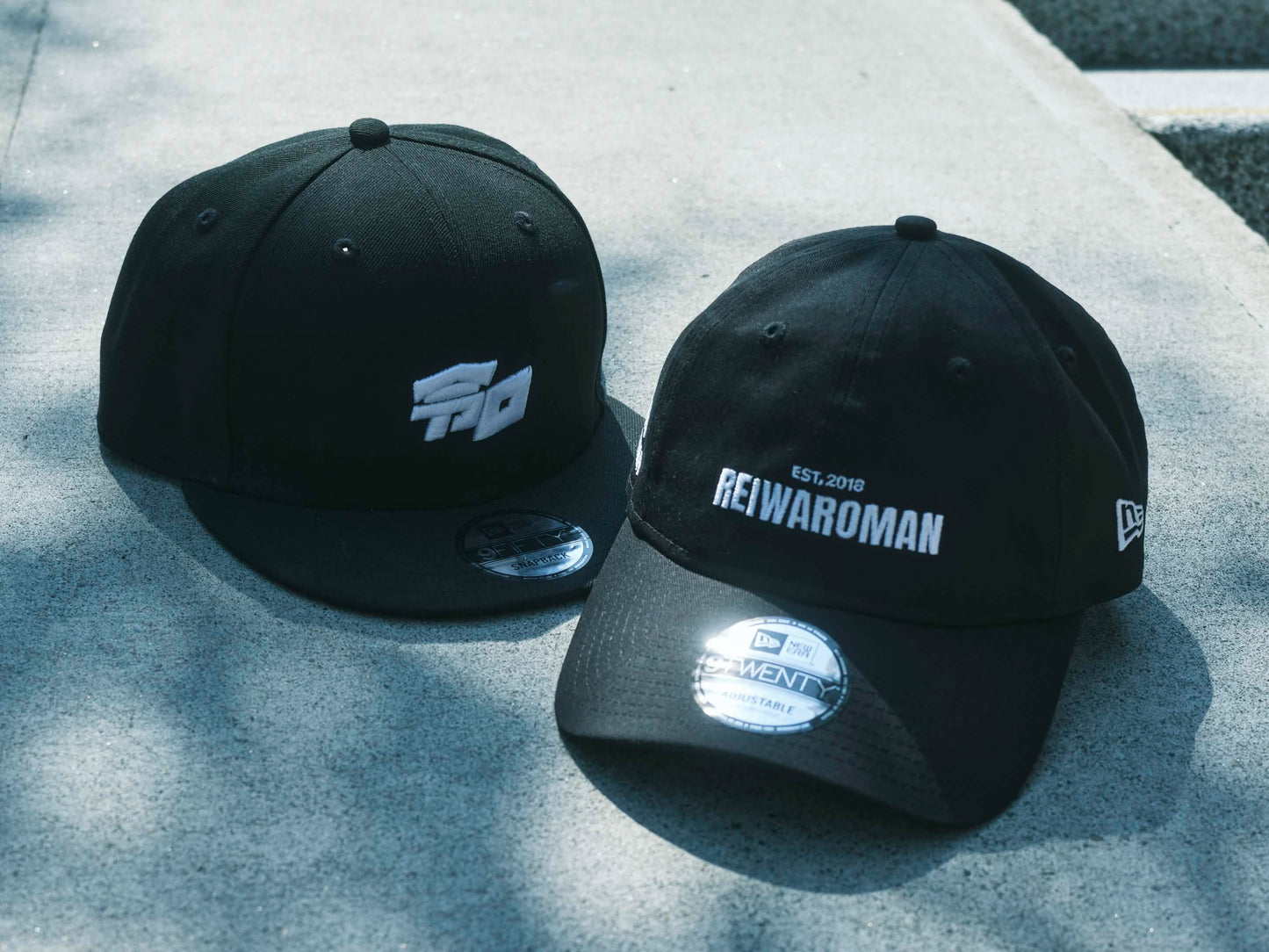 920CS R ROMAN LOGO BLK WHT